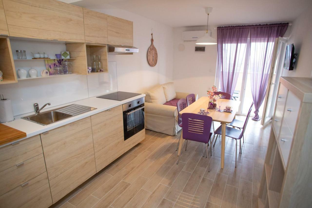 Apartman Matej With Pool Povljana Exterior photo